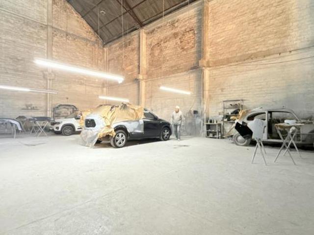 VENDE PAVILHÃO COM 1036 M² CONSTRUÍDOS EM TERRENO DE 1156M² COM TESTADA DE 29,20²