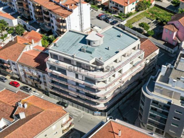 Vende se T3 novo em Alcobaça