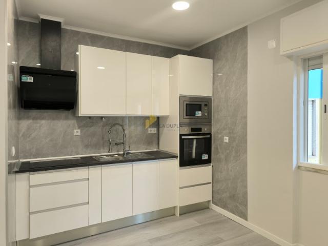 Vende se T1 Centro da Amadora