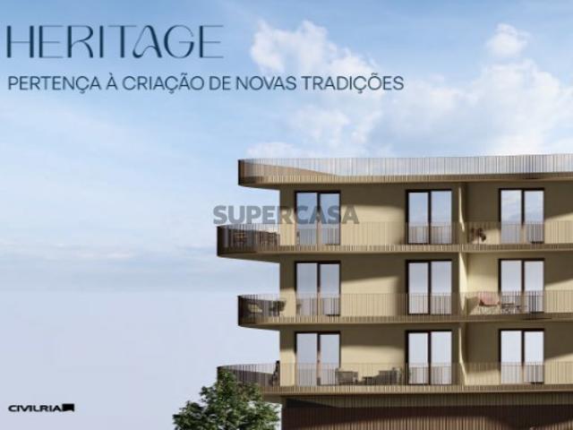 Vende se T2 com suite, quarto e wc de apoio com aparcamento privativo coberto