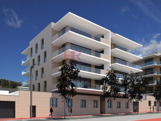 Apartamento T2 em construção com garagem dupla em Santo António dos Olivais