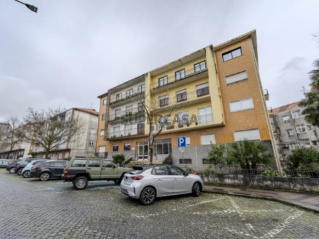 Vende se T6+1 Braga À Av. Liberdade