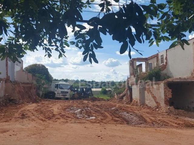 Vende se Terreno no centro de Agudos R$742.000,00