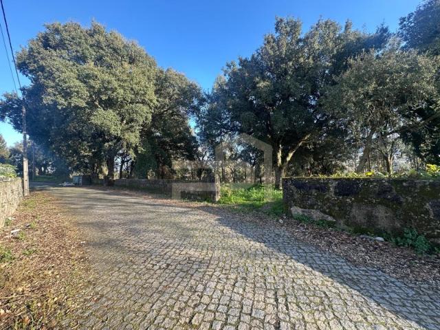 Vende se terreno de construção com 1030 m2 em Areias