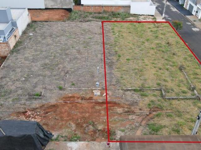 VENDE SE TERRENO EM AVENIDA NO BAIRRO NEW GOLDEN EM PATROCÍNIO MG