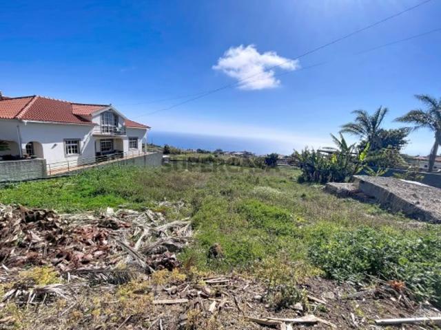 Vende se terreno urbanizável nos Canhas, Ponta do Sol