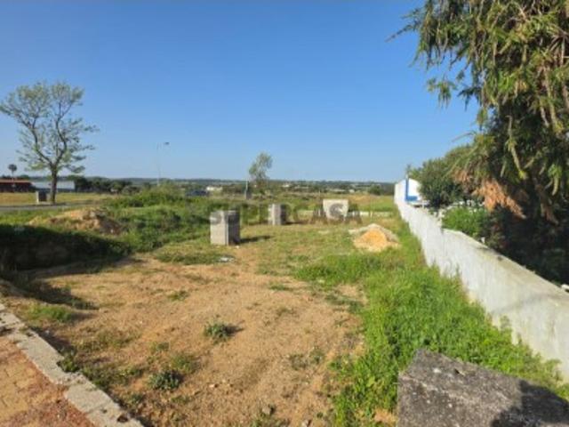 Vende se terreno urbano, para construção, em Aveiras de Cima
