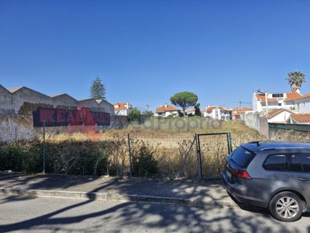 Vende se Terreno Urbano para Equipamentos | Cascais