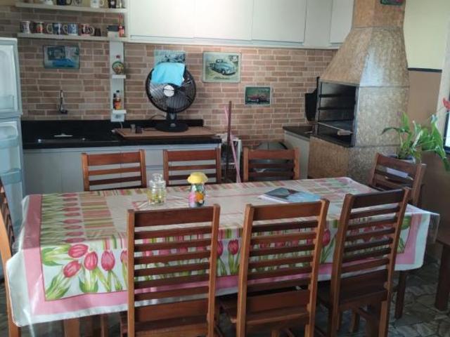 Vende se Triplex com Piscina Piraquara Vila São Cristóvão 468 m²