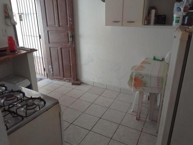 VENDE SE UM IMÓVEL COM 4 EDÍCULAS NO MESMO TERRENO