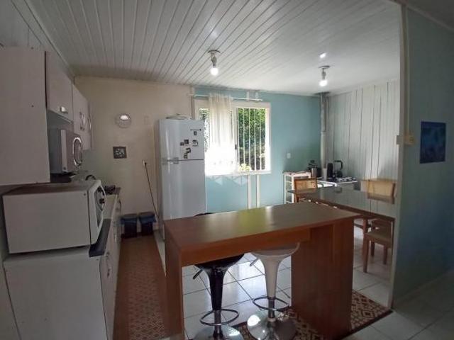 Vende se uma casa no bairro Santa Helena Bento Gonçalves RS