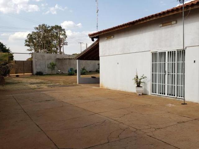 Vende se uma charmosa chácara no sentido Franca/Ibiraci