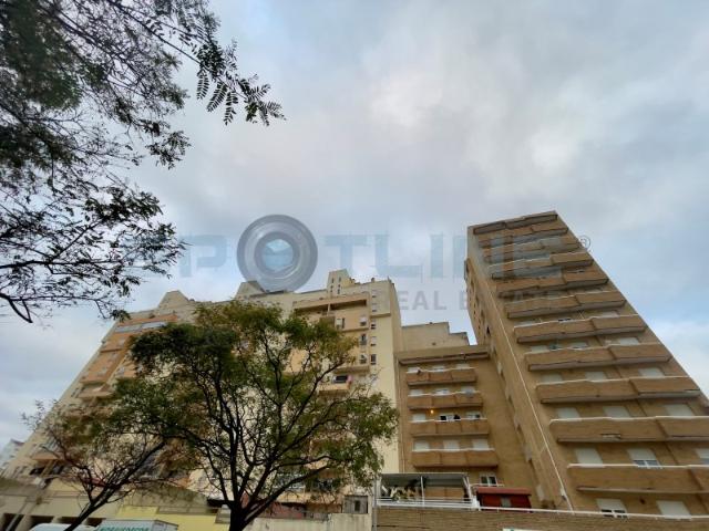 Vende se apartamento T3 no estado atual com 2 varandas e 2 Wc's | Carregado, em Alenquer