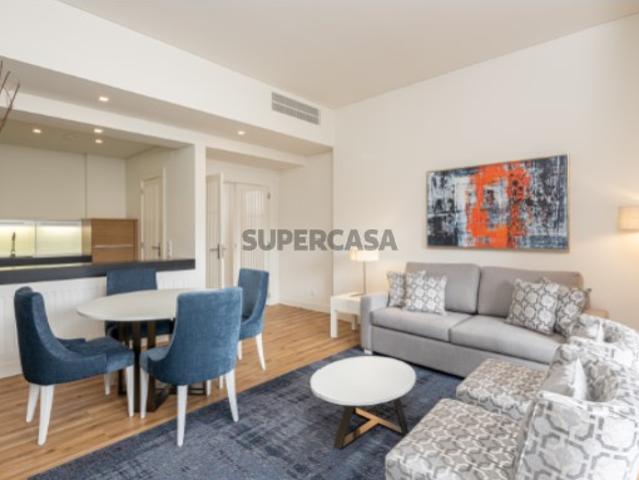 Vende se Apartamento T1 em Resort de Luxo, Cascais