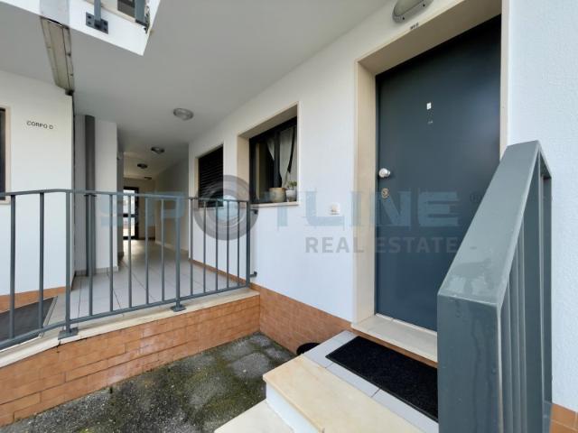 Vende se apartamento T4 com 2 lugares de estacionamento e arrecadação | Ameixoeira, em Lisboa