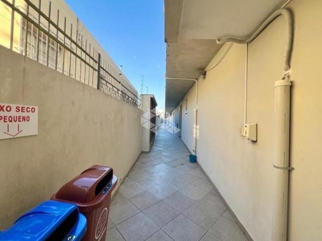 Vende se Apartamento Térreo com Amplo Terraço e Garagem Próximo à Universidade Franciscana UFN