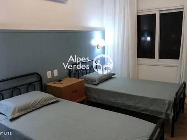 Vende se apartamento no 4° andar cobertura mobiliado a 5 minutos da Rua Coberta