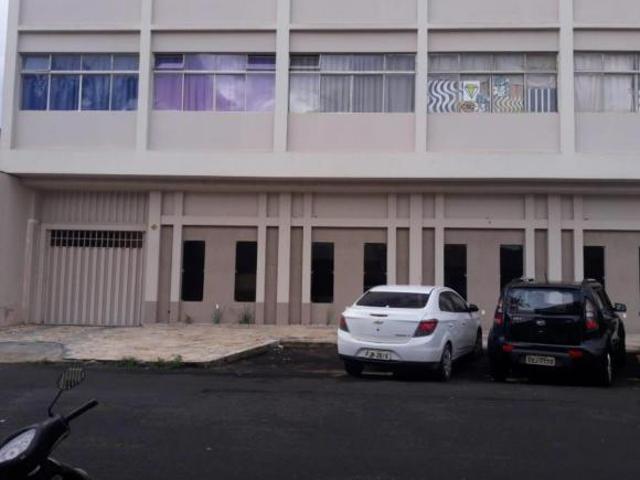 Vende se apartamento no Edifício Brasília