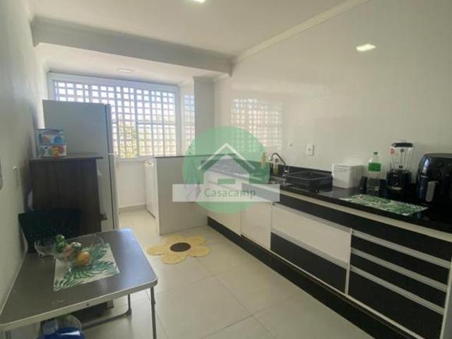 Vende se Apartamento Reformado com 2 Dormitórios no Condomínio Amadeu Mendes, Ca