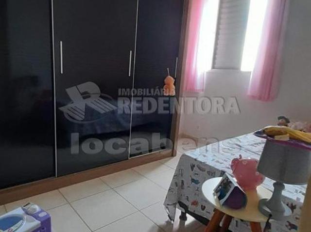 Vende se Apto Cond. Spazio Rio Perola