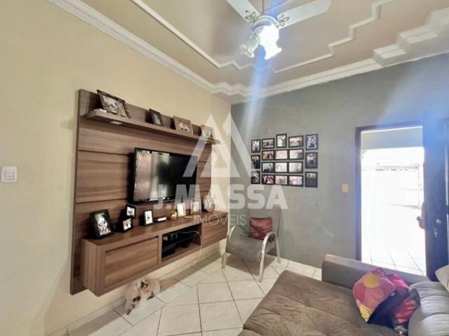 Vende se casa na Zona 01