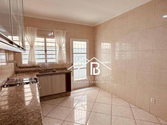 VENDE SE CASA NO JARDIM HUBERT NA CIDADE DE INDAIATUBA COM 2 DORMITORIOS SENDO 1 SUITE COM SISTEMA F