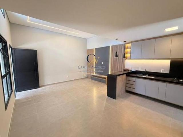 VENDE SE CASA NOVA NA REGIAO CENTRAL DA CIDADE DE INDAIATUBA COM 3 DORMITORIOS SENDO 3 DORMITORIOS S