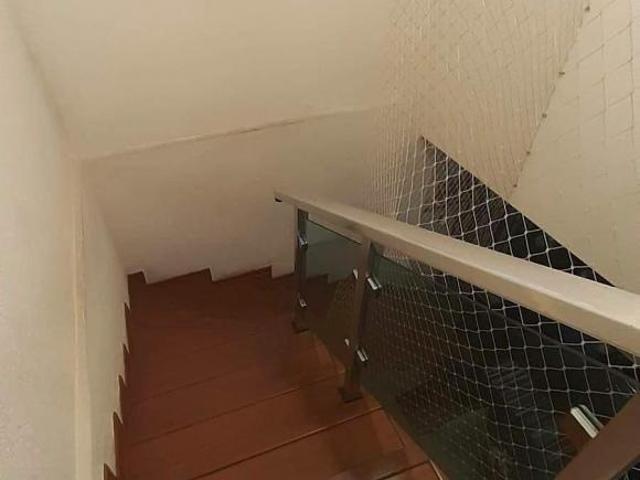 VENDE SE CASA COM PONTO COMERCIAL CARAPICUÍBA