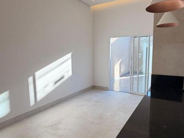 VENDE SE CASA DE MEIO TERRENO NO BAIRRO ANGELA ROSA EM FRANCA SP