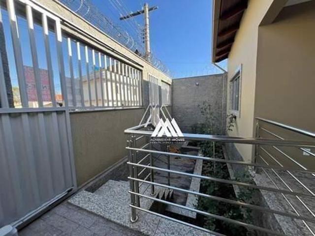 Vende se casa de 4 quartos, Centro Itaúna