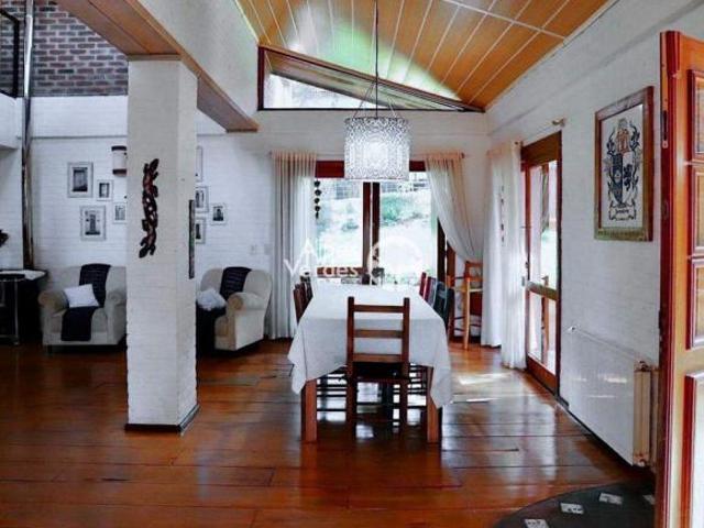 Vende se Casa em Canela RS, com 03 dormitórios