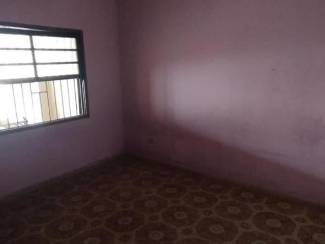 vende se casa espaçosa com 250m² de terreno, 6 vagas e excelente potencial de valorização