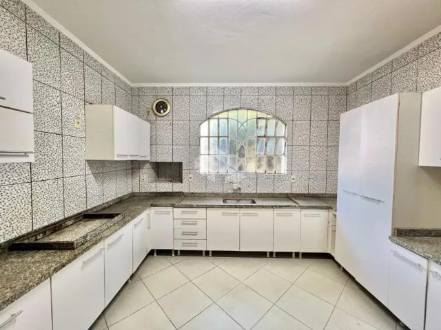Vende se casa espetacular no patronato!