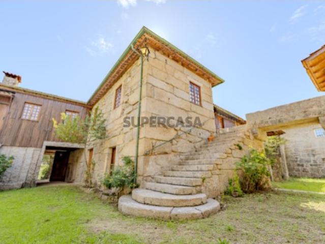 Vende se Casa Rústica Moreira Monção