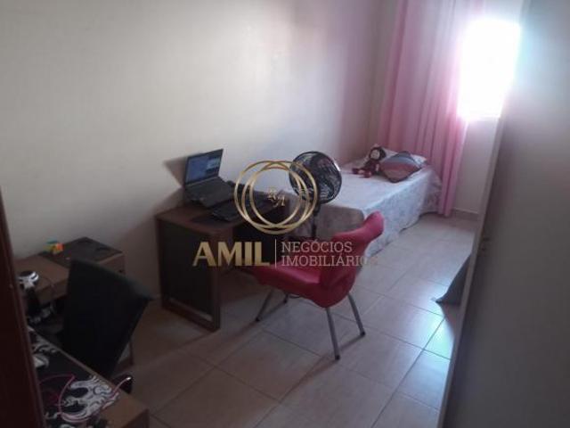 Vende se Casa Sobrado / Santa Inês III / 04 dormitórios / 200m² / São José dos Campos