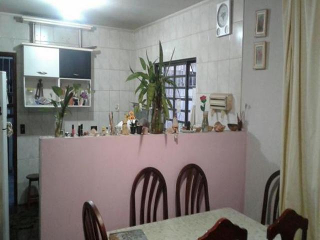 Vende se casa 3 dormitórios e 1 suíte