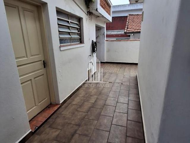 vende se casa 3 quartos, 2 salas, 2 banheiros, 4 vagas de garagem na Vila Romano