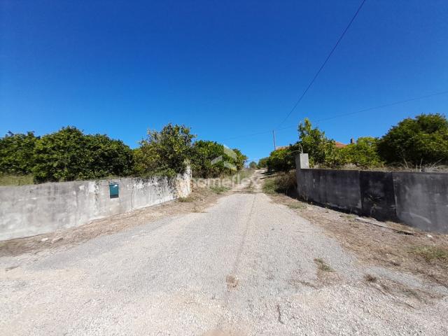 Vende se Casa/Quintinha