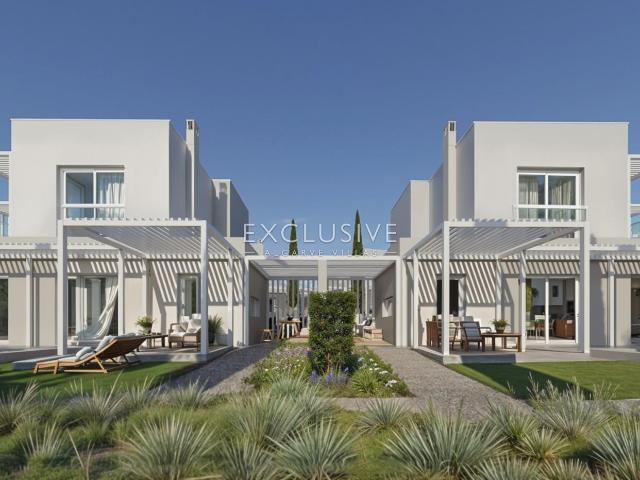Vende se em Golf Resort, moradia T2+1 geminada com piscina p. 99m² Silves