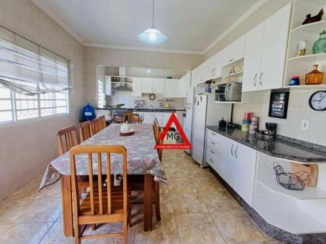 Vende se esta casa no bairro Avenida com ótima localização e alto potencial comercial, em Itajubá MG