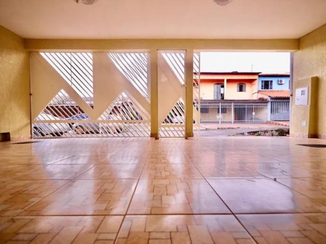 Vende se Excelente Casa. Sobrado com 02 duas residências individuais