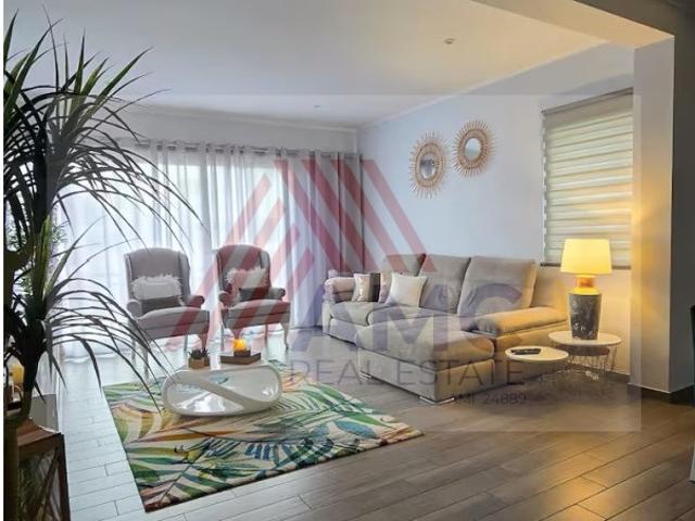 VENDE SE EXCELENTE APARTAMENTO NO CENTRO DA VILA DA MADALENA