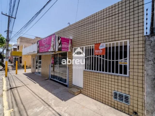 Vende se imóvel com excelente localização