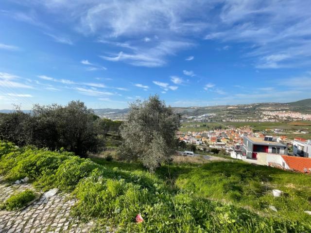 Vende se Lote de Terreno, em Casal do Freixo, Bairro da Salvação
