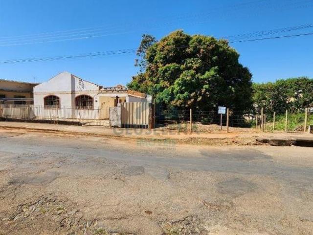 VENDE SE LOTE ENORME NO CENTRO DA CIDADE!