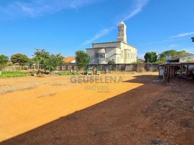 VENDE SE LOTE GIGANTESCO EM OTIMA LOCALIZACAO EM DORES DO INDAIA MG