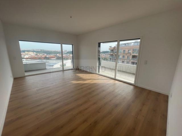 Vende se Magníficos T3+1 Duplex Novos nas Colinas do Cruzeiro Odivelas