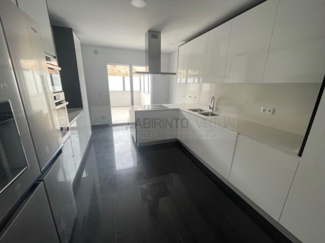 Vende se Magníficos Apartamentos T3 Novos com Terraço e Box Colinas do Cruzeiro, Odivelas