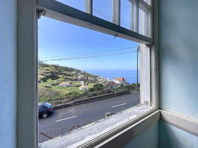 Vende se moradia na Ribeira Brava com vista para o mar 0m² Ribeira Brava