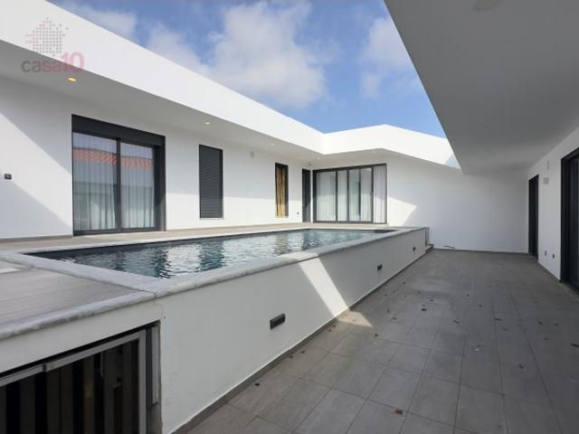 Moradia de Luxo Contemporânea Exclusividade, Elegância e Privacidade na Planície Alentejana